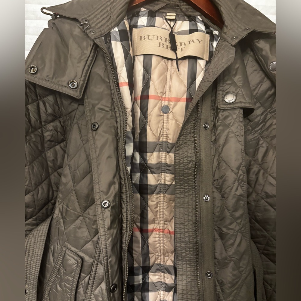 Burberry Brit Finsbridge Diamond Quilted Jacket in Olive Green size small - Picture 7 of 9